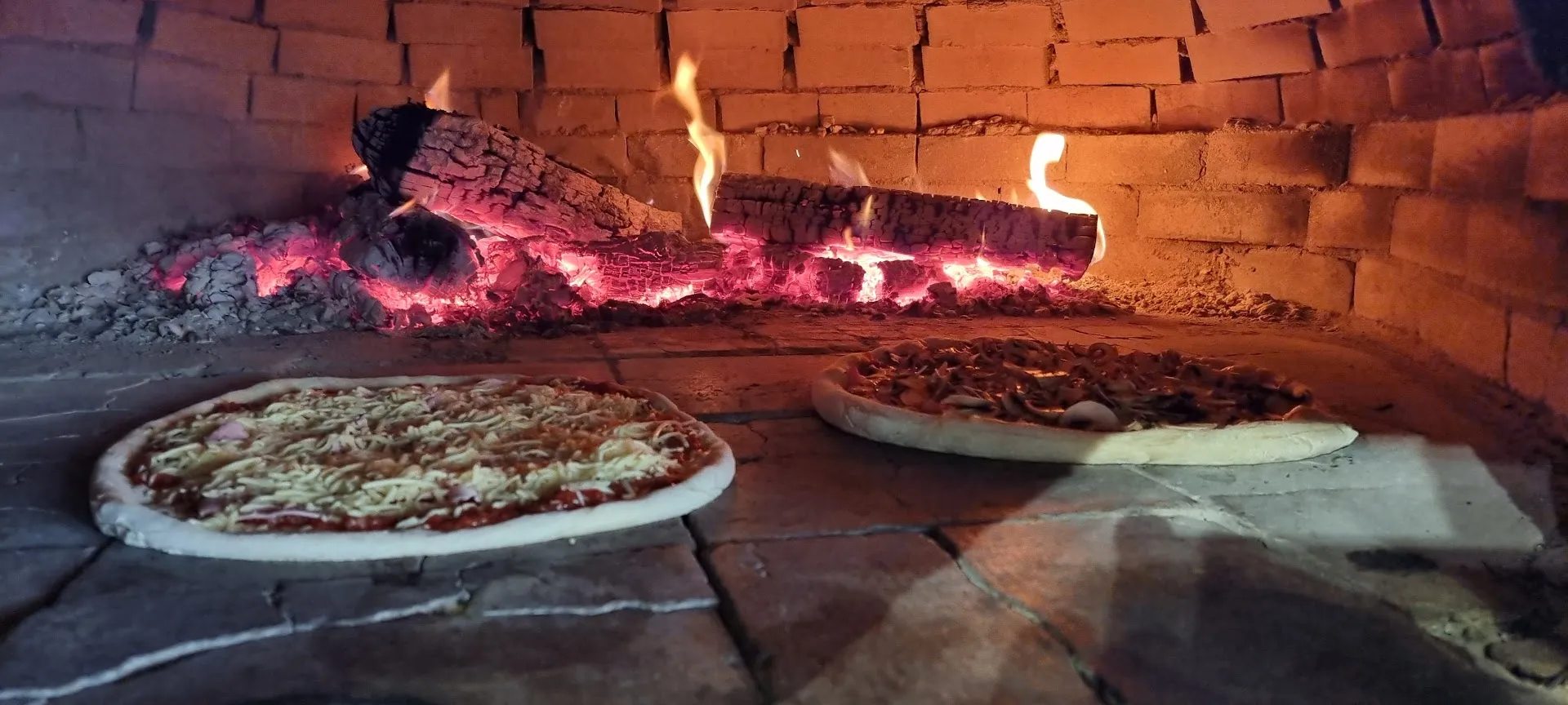 Pizza Nell "Au Feu de Bois"